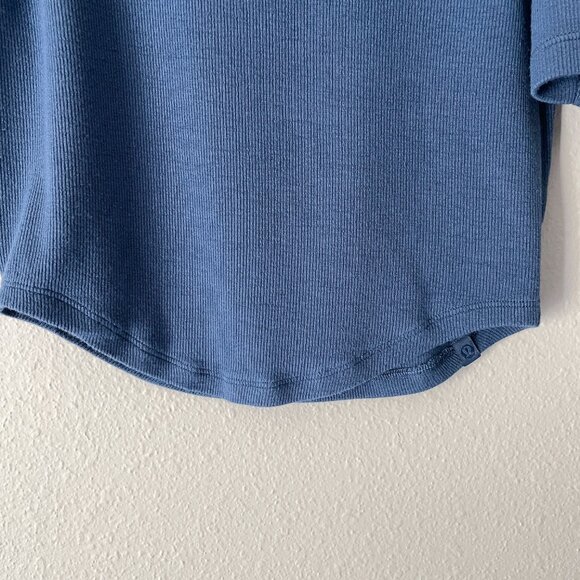 Lululemon Hold Tight Cropped T-Shirt Size *XS/S? Pitch Blue Curved Hem SS - Picture 4 of 10